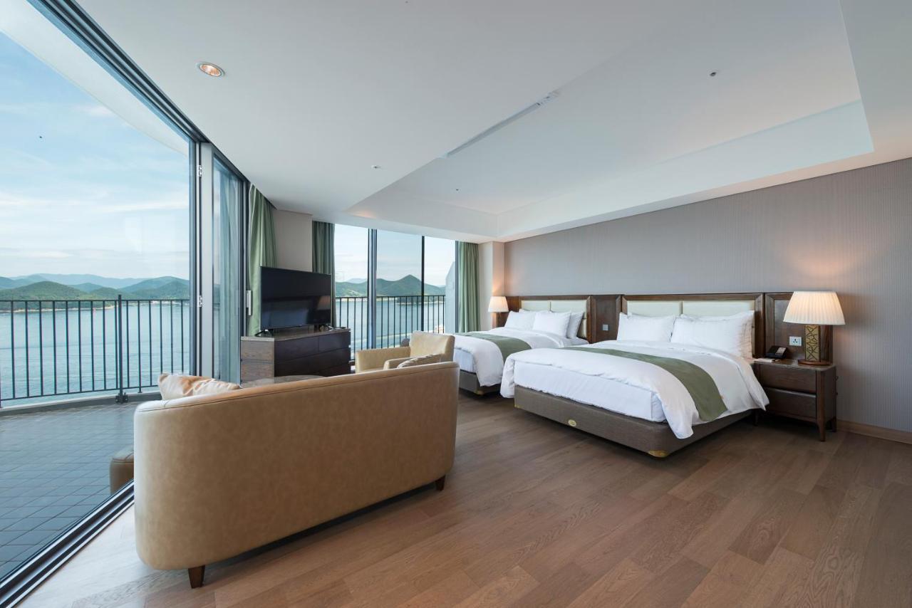 Stanford Hotel&Resort Tongyeong Rum bild