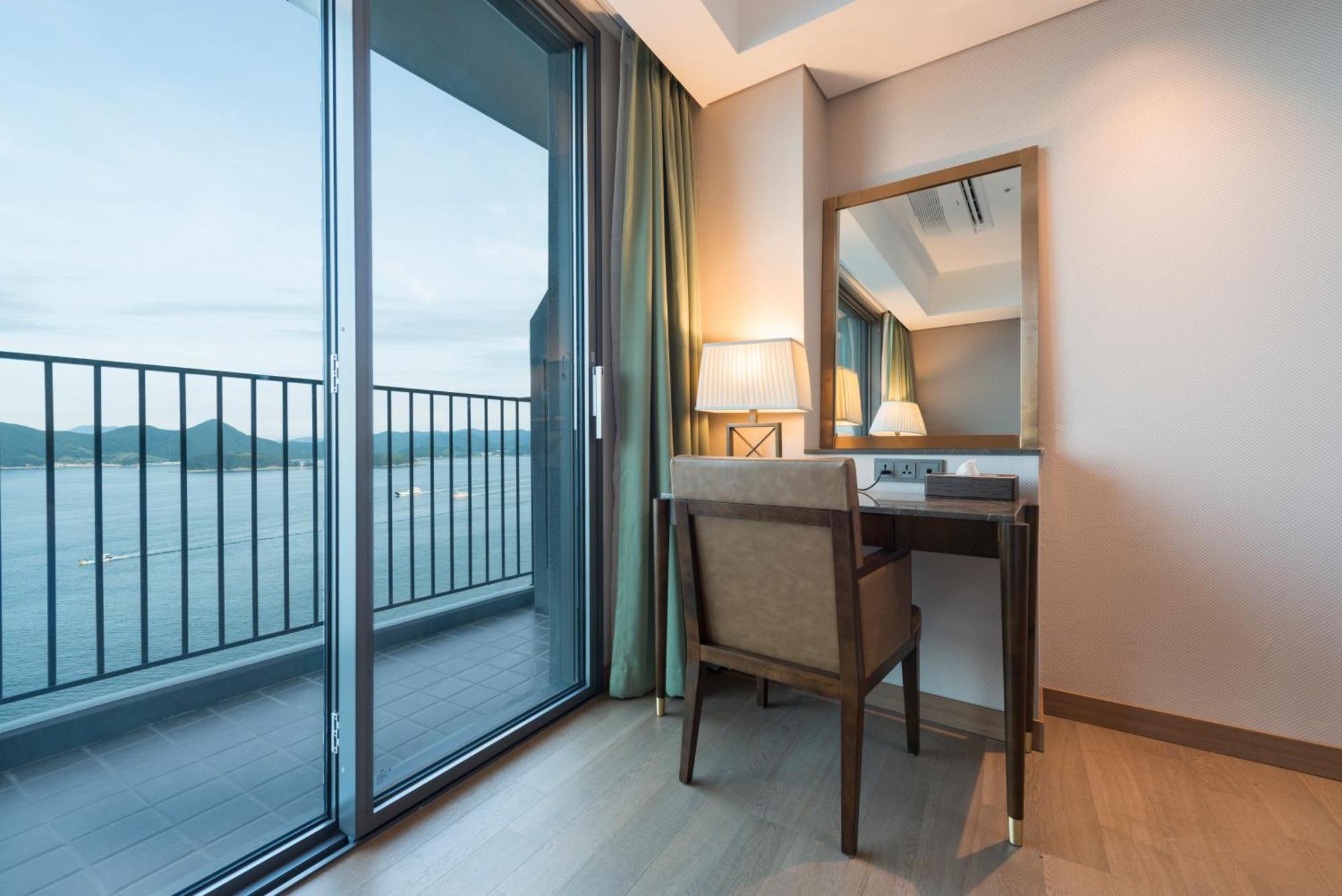 Stanford Hotel&Resort Tongyeong Rum bild