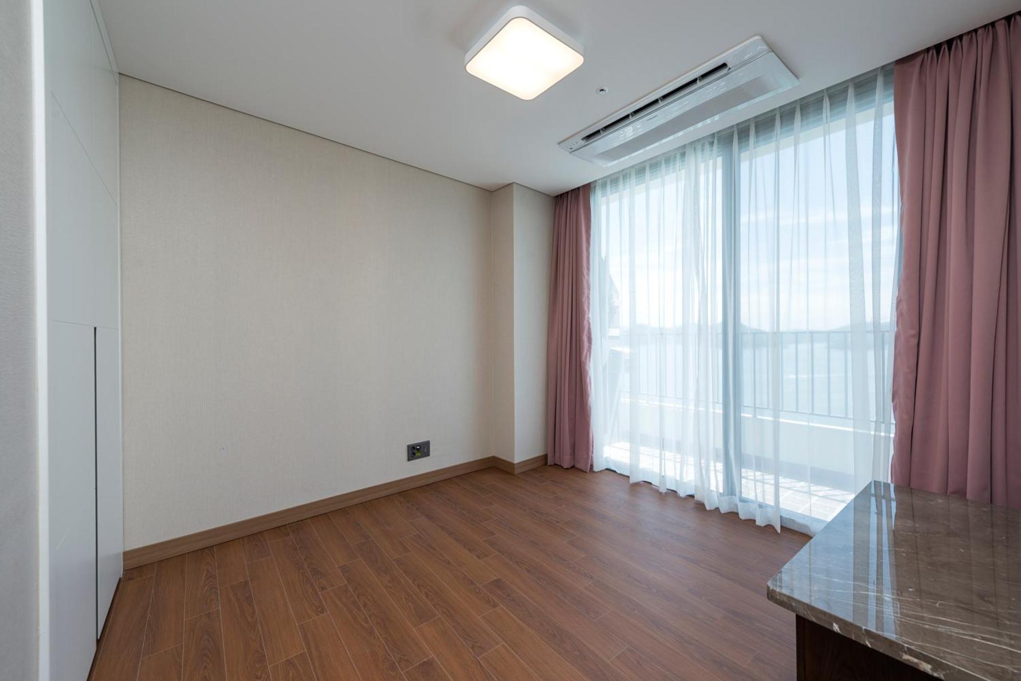 Stanford Hotel&Resort Tongyeong Rum bild