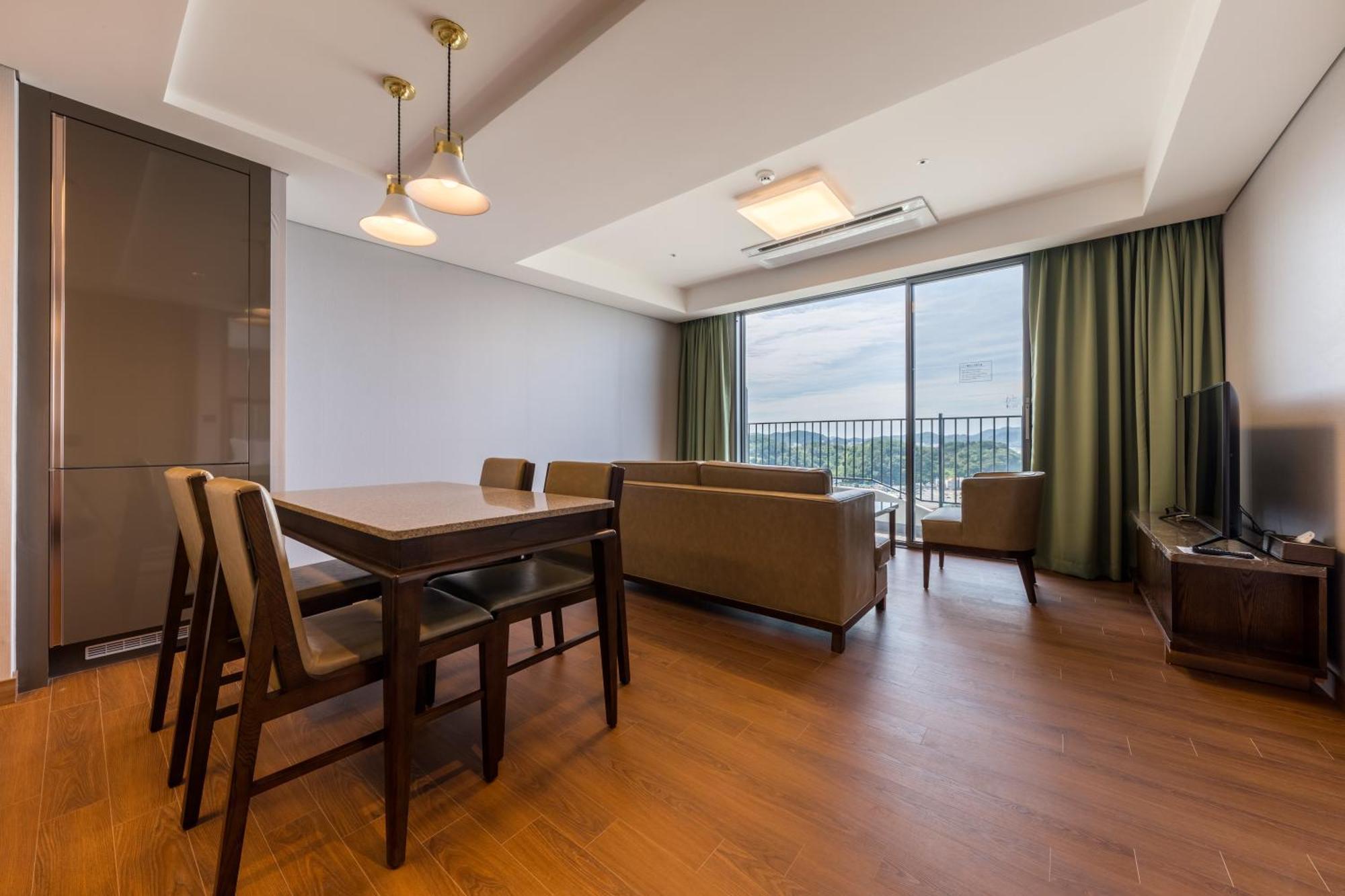 Stanford Hotel&Resort Tongyeong Rum bild